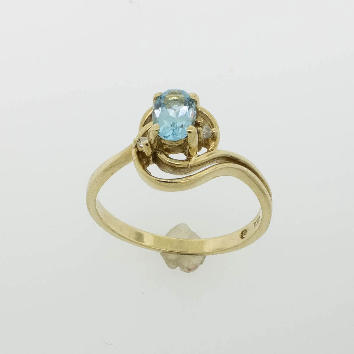 10K Yellow Gold Blue Topaz and Diamond Ring Size 5.75 Preowned Jewelry